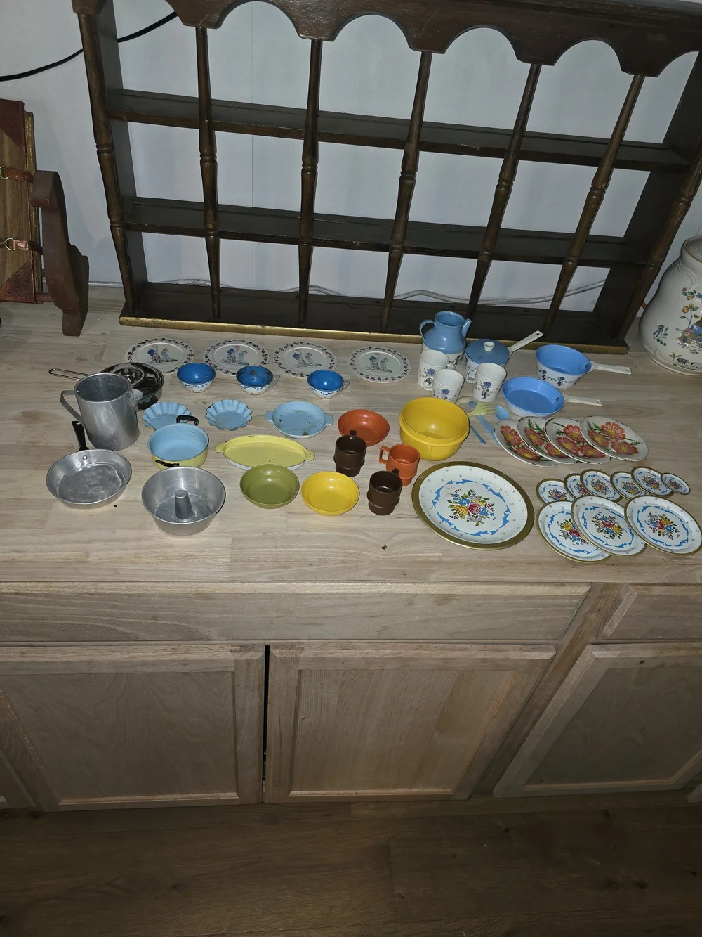 Lot Of Vintage Kids Kitchen Play Set